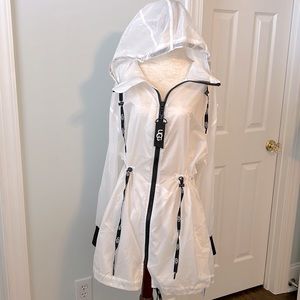 New UGG Brittany Hooded Anorak Windbreaker Water Resistant Jacket Wht. Sz L